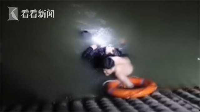 最新偷鱼爆料视频播放,揭秘水下捕鱼黑幕  第2张